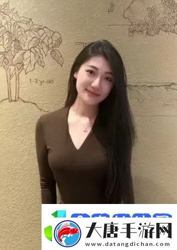 一女子发布一面膜胸口一面吃下部位片段-瞬间引起群众效仿：这是创意还是踩雷